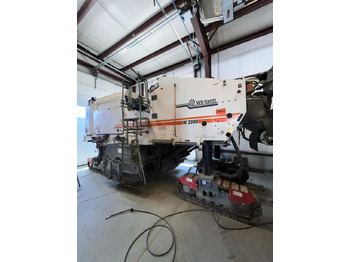 ماكينات لصقل الأسفلت WIRTGEN