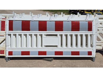 الأدوات والمعدات