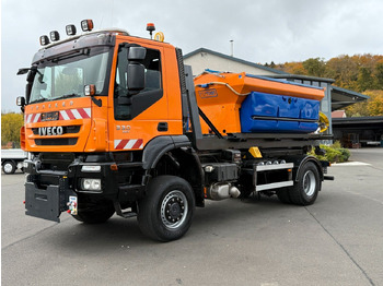 شاحنة ذات الخطاف IVECO Trakker