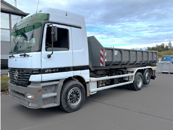 شاحنة ذات الخطاف MERCEDES-BENZ Actros 2543
