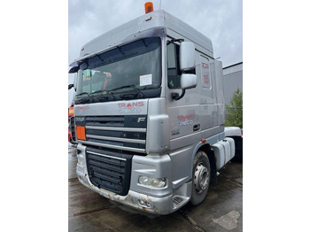 شاحنة جرار DAF XF 105 460