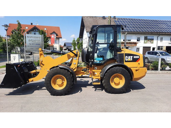 اللودر بعجل CATERPILLAR 908M