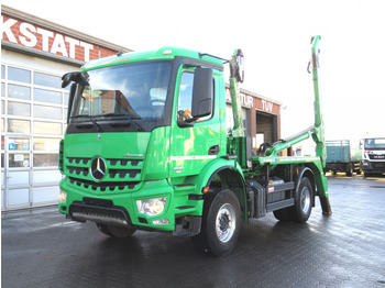 شاحنات قابلة للفك شاحنة MERCEDES-BENZ Arocs 1830