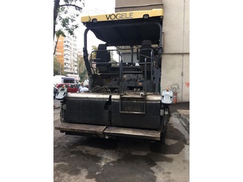 العامل بالقار VÖGELE