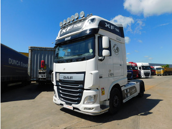 شاحنة جرار DAF XF 460