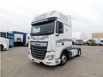 شاحنة جرار DAF XF 460