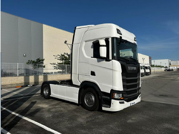 شاحنة جرار SCANIA S 450
