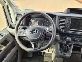 Interior photo 1: فان MAN TGE 3.140 4x2 SB TGE 3.140 4x2 SB, hoch + lang