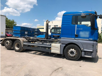 شاحنة ذات الخطاف MAN TGX 26.580