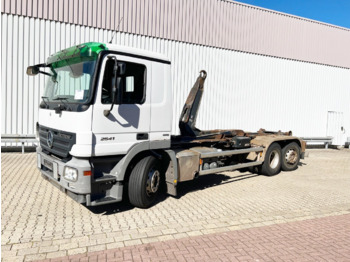 شاحنة ذات الخطاف MERCEDES-BENZ Actros 2541