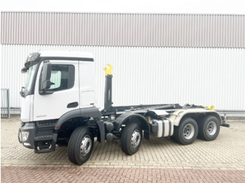 شاحنة ذات الخطاف MERCEDES-BENZ Arocs 3240