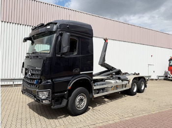 شاحنة ذات الخطاف MERCEDES-BENZ Arocs 3351