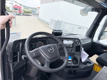 Interior photo 2: شاحنة ذات الخطاف جديد Mercedes-Benz Arocs 4148 K 8x4/4 Arocs 4148 K 8x4/4/45, Turbo-Retarder-Kupplung, Grounder