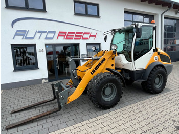 اللودر بعجل LIEBHERR