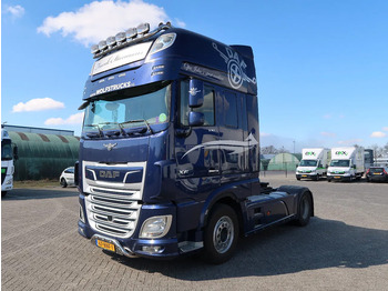 شاحنة جرار DAF XF 530