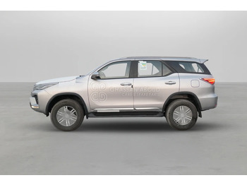 سيارة دفع رباعي Toyota Fortuner 4x4: صور 3 سيارة دفع رباعي Toyota Fortuner 4x4: صور 3
