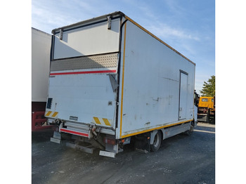 بصندوق مغلق شاحنة Mercedes-Benz 818: صور 3