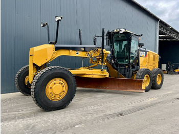 آلة تسوية الأرض CATERPILLAR 140M