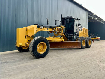 آلة تسوية الأرض CATERPILLAR 140M