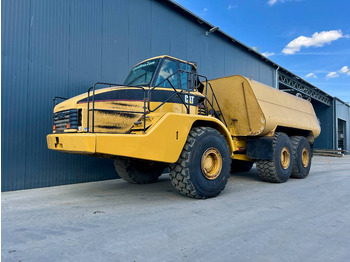 آلات البناء CATERPILLAR 740