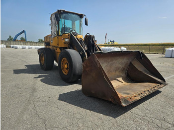 اللودر بعجل VOLVO L 70 D: صور 5