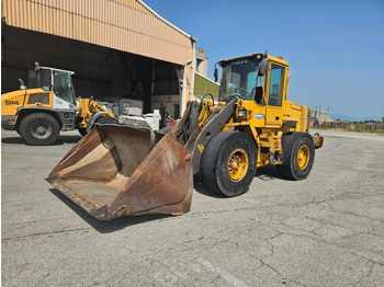 اللودر بعجل VOLVO L 70 D: صور 3