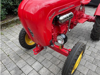 جرار صغير Porsche Junior 108: صور 3
