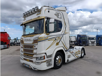 شاحنة جرار SCANIA R 500