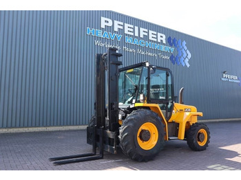 شاحنات الطرق الوعرة JCB
