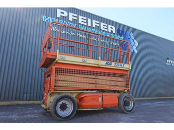 رافعات مقصية JLG