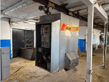 المعدات لتربية الماشية