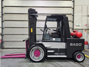 رافعة شوكية تعمل بالغاز