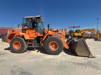 اللودر بعجل DOOSAN DL250
