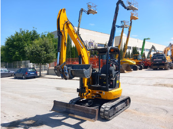 حفارة مصغرة JCB 8030