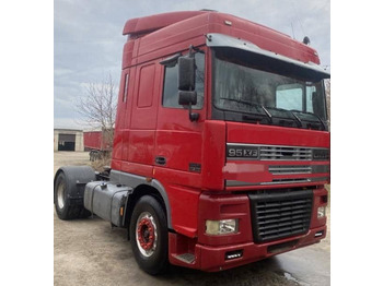 شاحنة جرار DAF XF 95 430