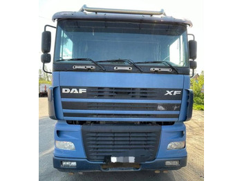 شاحنة جرار DAF XF 95 430