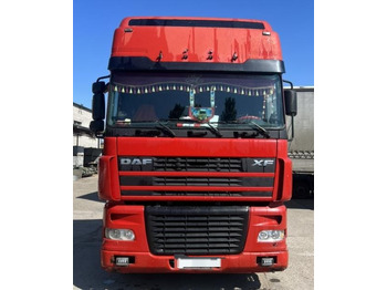 شاحنة جرار DAF XF 95
