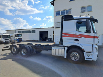 الشاسيه شاحنة MERCEDES-BENZ Actros 2553