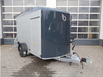 بصندوق مغلق مقطورة