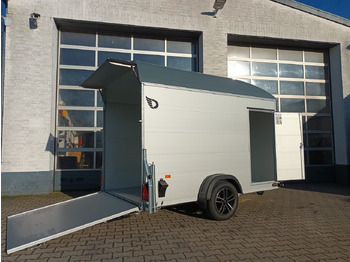 بصندوق مغلق مقطورة