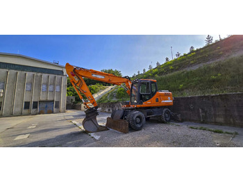 حفارة على عجلات DOOSAN DX160W