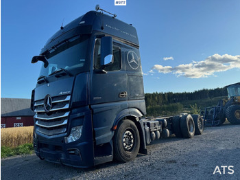الشاسيه شاحنة MERCEDES-BENZ Actros 2551
