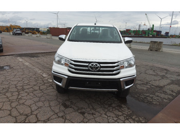 تأجير Toyota Hilux / Revo Pick-up double cabin pack security 2.4L Turbo Diesel Manual Toyota Hilux / Revo Pick-up double cabin pack security 2.4L Turbo Diesel Manual: صور 2