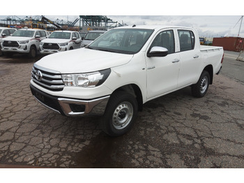 تأجير Toyota Hilux / Revo Pick-up double cabin pack security 2.4L Turbo Diesel Manual Toyota Hilux / Revo Pick-up double cabin pack security 2.4L Turbo Diesel Manual: صور 1