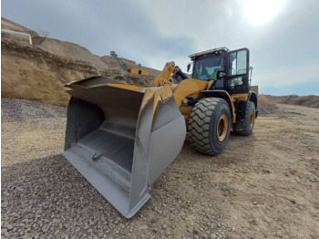 اللودر بعجل CATERPILLAR 966M