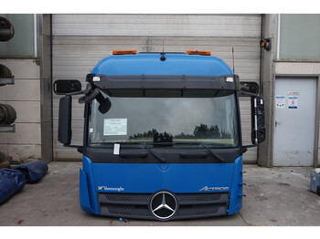 الكابينة والداخلية - شاحنة Mercedes-Benz ACTROS MP4 L-STREAMSPACE 2.3: صور 1