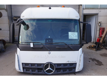 الكابينة والداخلية MERCEDES-BENZ