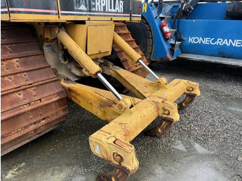 حراث تحت التربة CATERPILLAR
