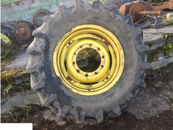 عجلات JOHN DEERE