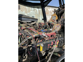 النظام الكهربائي JOHN DEERE